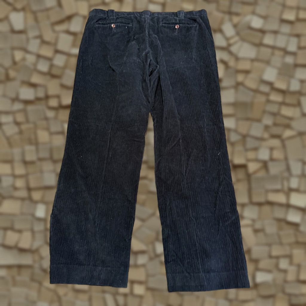 Eddie Bauer Eddie Bauer Pants Men 40 Black Corduroy Straight Leg 29.5" Inseam Approximate Length Pants Casual Cotton Flat Front Regular Rise 10-12" Size 40 Size US 40 / EU 56 - 1 Thumbnail