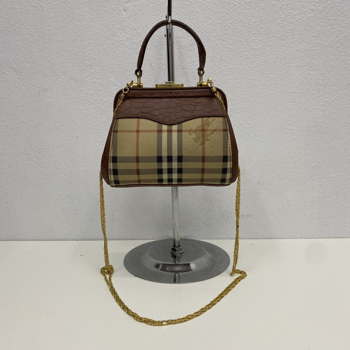 Burberry ‼️LASTDROP‼️ AUTHENTIC BURBERRY HANDBAG WITH CHAIN Size ONE SIZE - 3 Thumbnail
