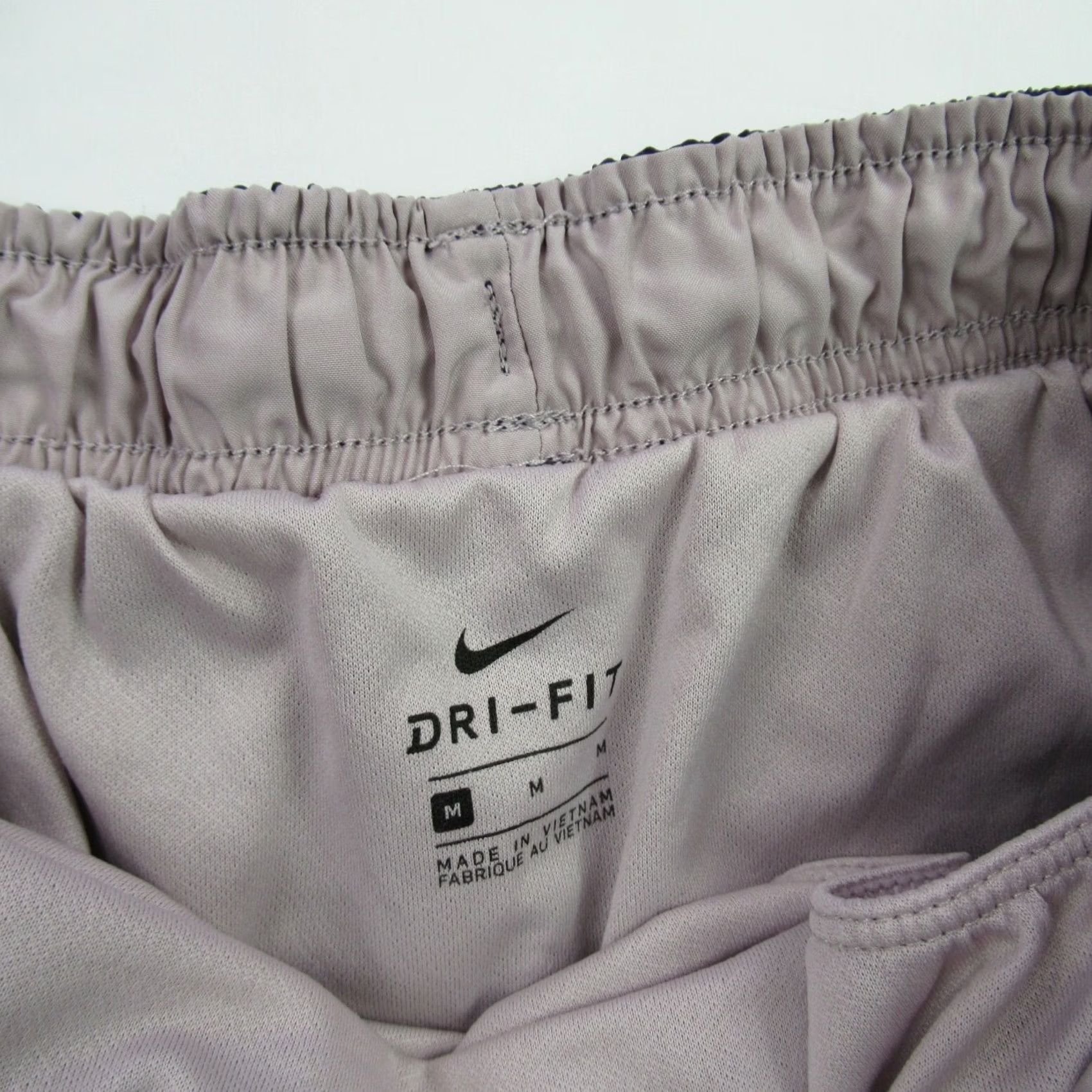 Nike Nike Shorts Medium Lightweight Pockets Running Workout Casual Womens Size 32" / US 10 / IT 46 - 6 Thumbnail