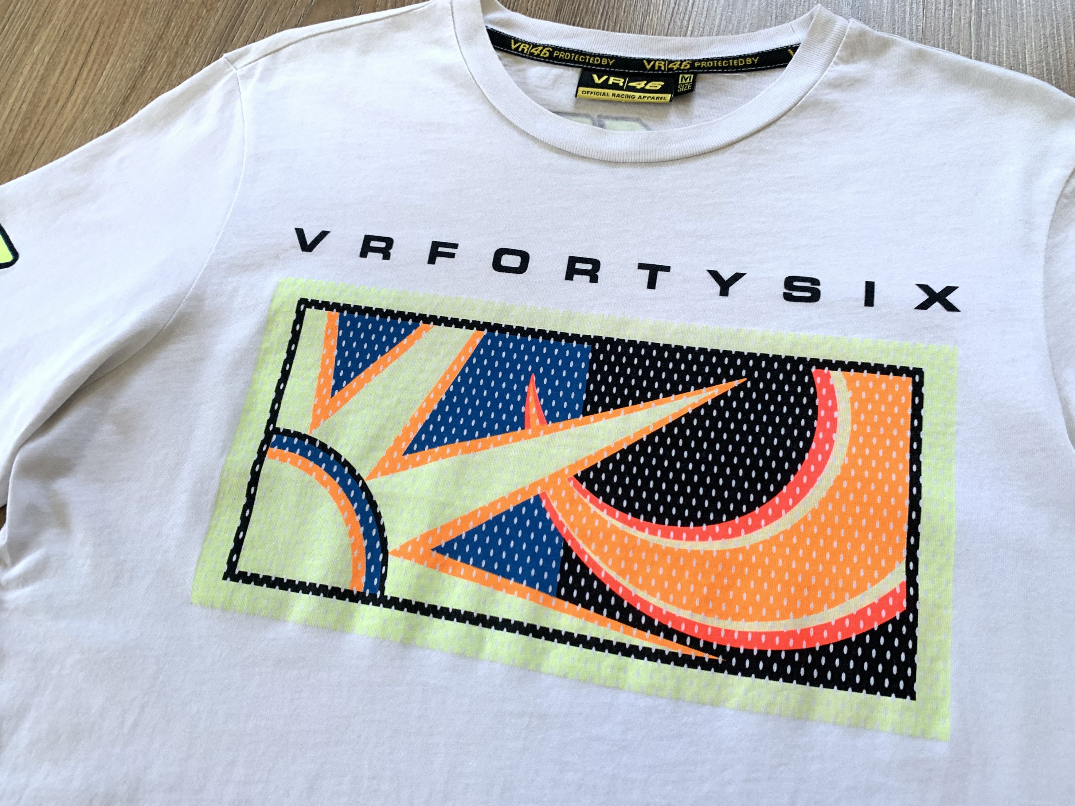 Vintage VR46 Valentino Rossi Sun And Moon Printed Tee Size US M / EU 48-50 / 2 - 4 Thumbnail