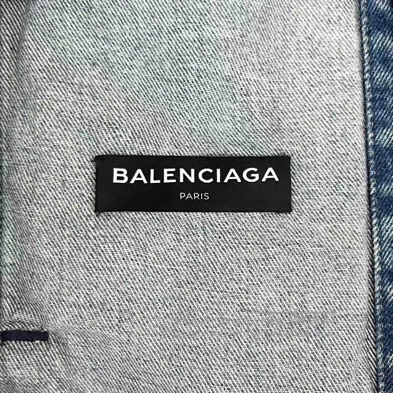 Balenciaga Balenciaga Washed Blue Denim Jacket. Size US XL / EU 56 / 4 - 4 Thumbnail