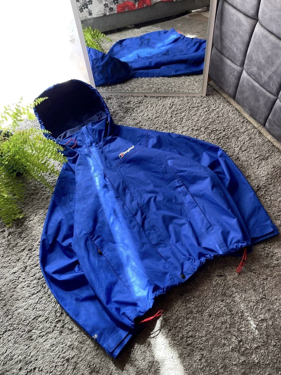 Berghaus Berghaus Light Jacket Gorpcore Outdoor Gore-Tex Logo Rare Size US M / EU 48-50 / 2 - 2 Thumbnail