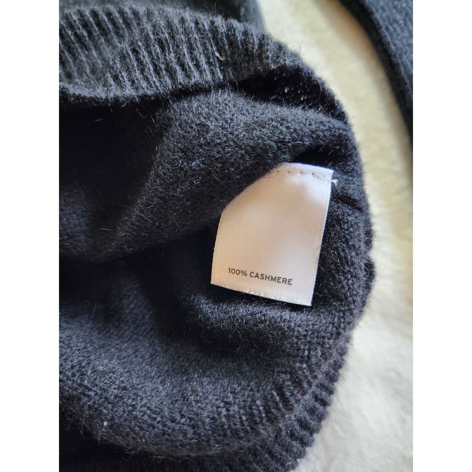 Nordstrom Halogen 100% Cashmere V-Neck Sweater Black Large Luxury Soft Size L / US 10 / IT 46 - 4 Thumbnail