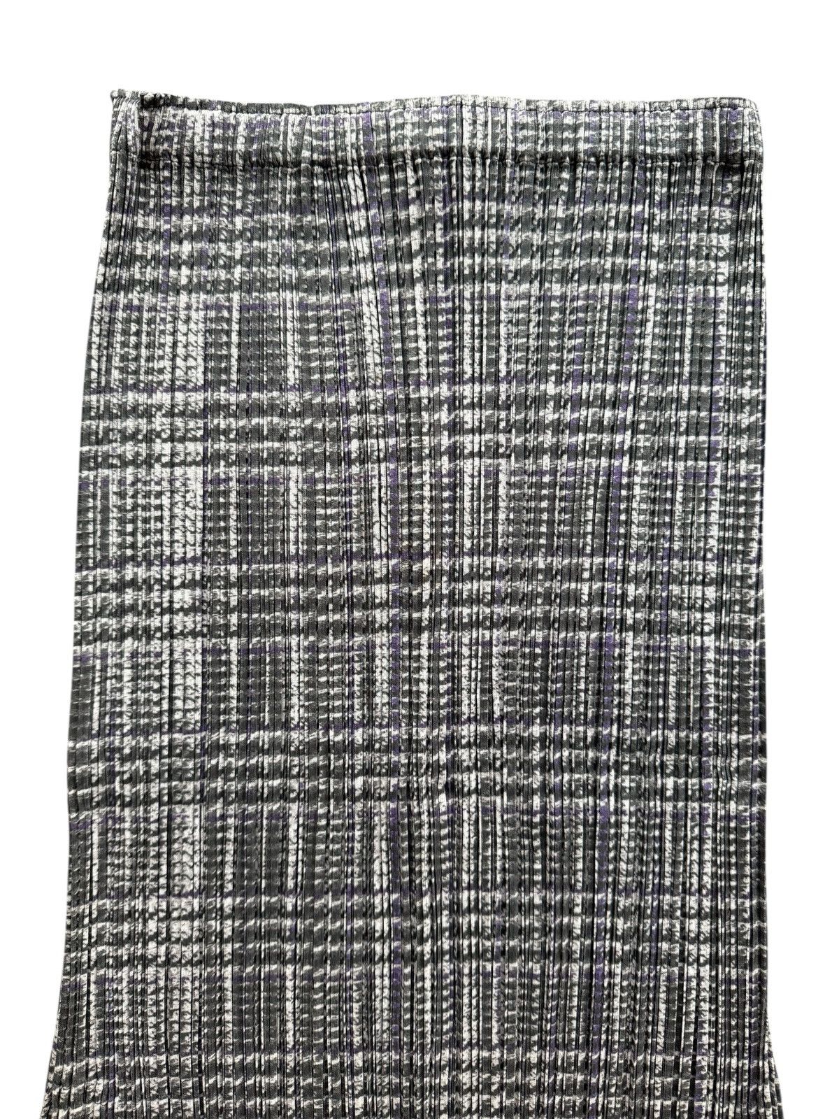 Pleats Please Issey Miyake RARE Pleats Please Issey Miyake plaid skirt Size 28" / US 6 / IT 42 - 2 Thumbnail