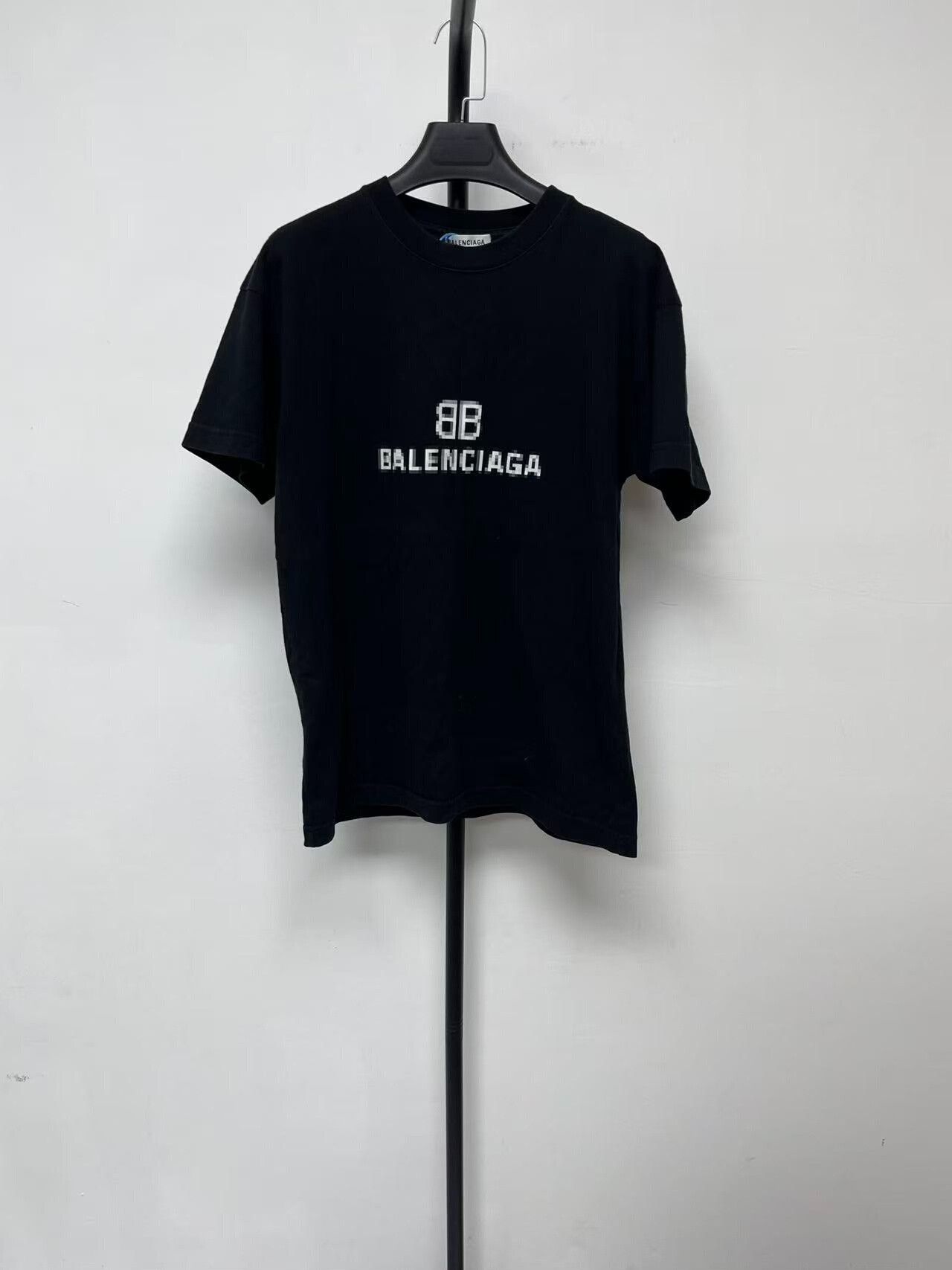 Balenciaga Balenciaga Black Logo Loose Fit T-Shirt Size XS / US 0-2 / IT 36-38 - 1 Thumbnail