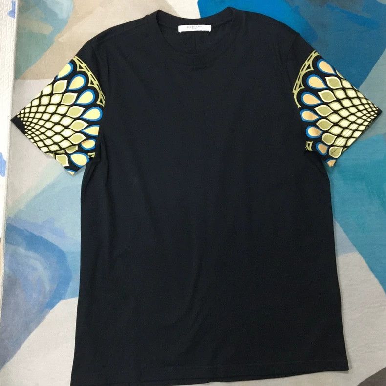 Givenchy Givenchy Baroque Printed T-Shirt Size US XL / EU 56 / 4 - 1 Thumbnail