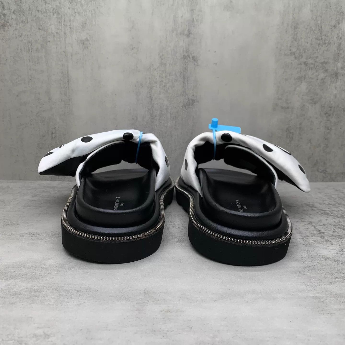 Louis Vuitton LV Black Polka Dot Velcro Puffy Slides 36 (98N, OB) Size US 5.5 / IT 35.5 - 5 Thumbnail