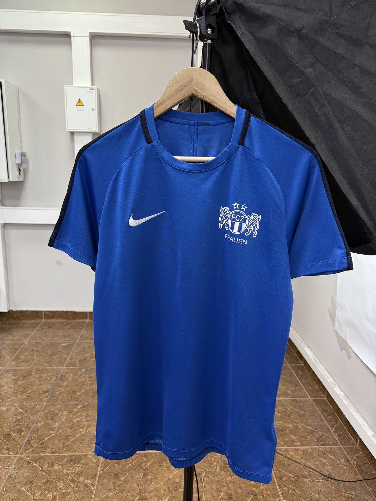 Nike 🇨🇭 Nike FCZ Zurich Switzerland Suisse Swiss Soccer T-Shirt Size US M / EU 48-50 / 2 - 1 Thumbnail
