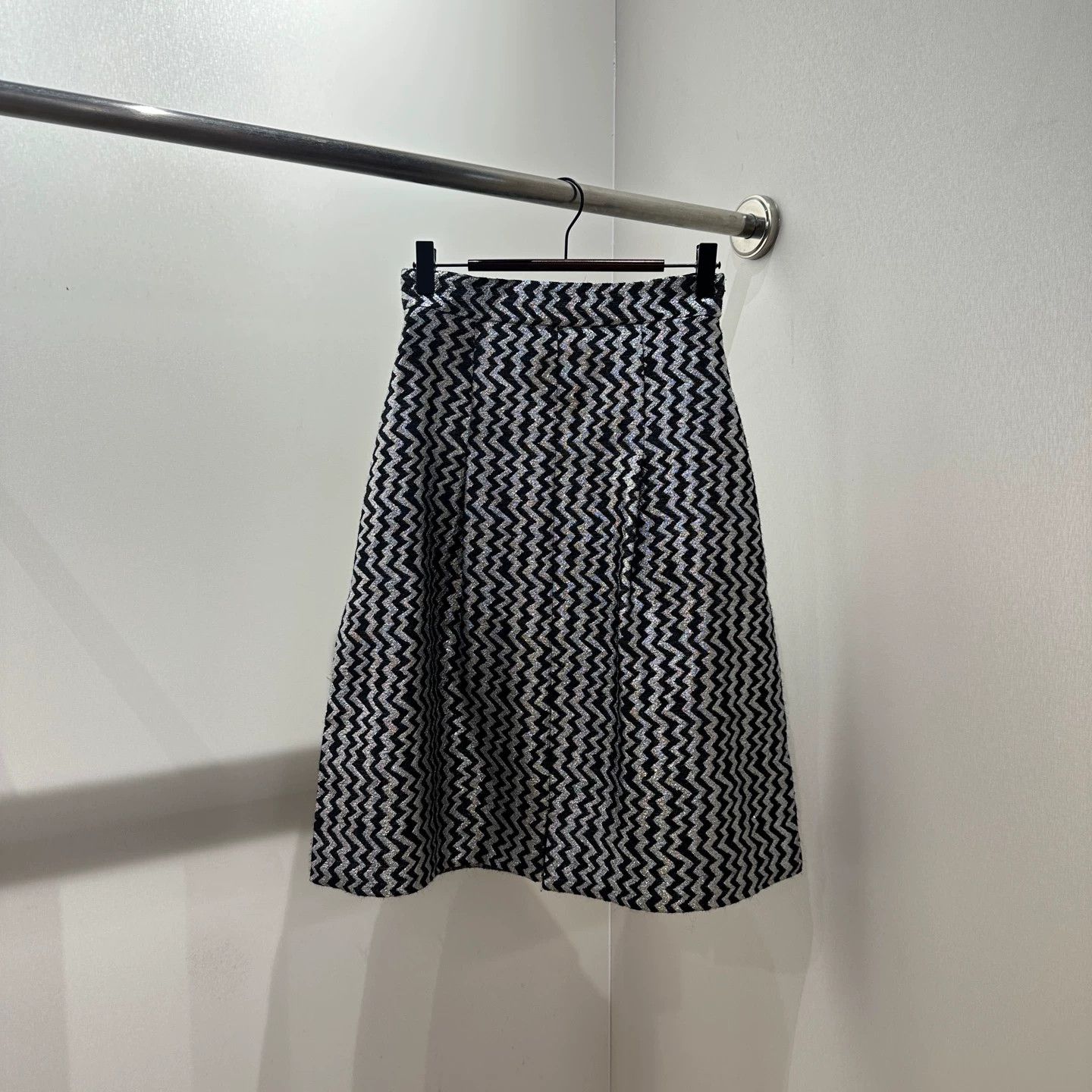 Chanel Chanel tweed shimmer skirt feb516 34 Size 25" / US 0 / IT 36 - 1 Thumbnail
