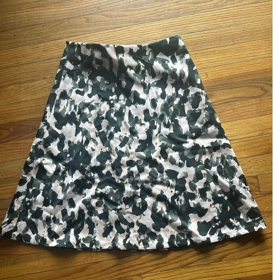 H&M H&M Olive Green & Beige Abstract Camo A-Line Skirt – Size 6 Size 28" / US 6 / IT 42 - 3 Thumbnail