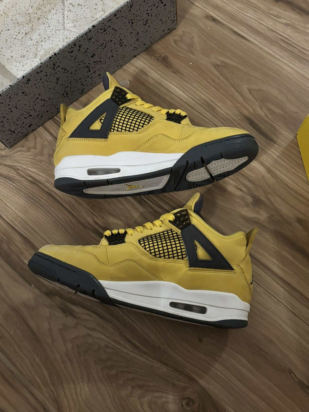 Jordan Brand Jordan 4 Lightning Size US 9.5 / EU 42-43 - 1 Thumbnail