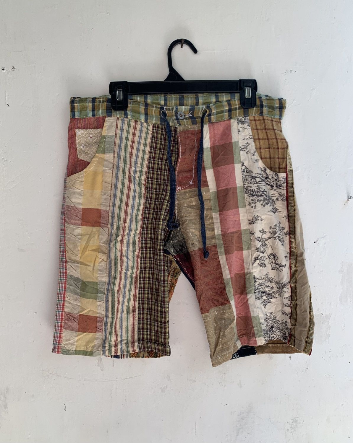 Monitaly Vintage Monitaly beautiful art patch work shorts Size US 34 / EU 50 - 1 Thumbnail