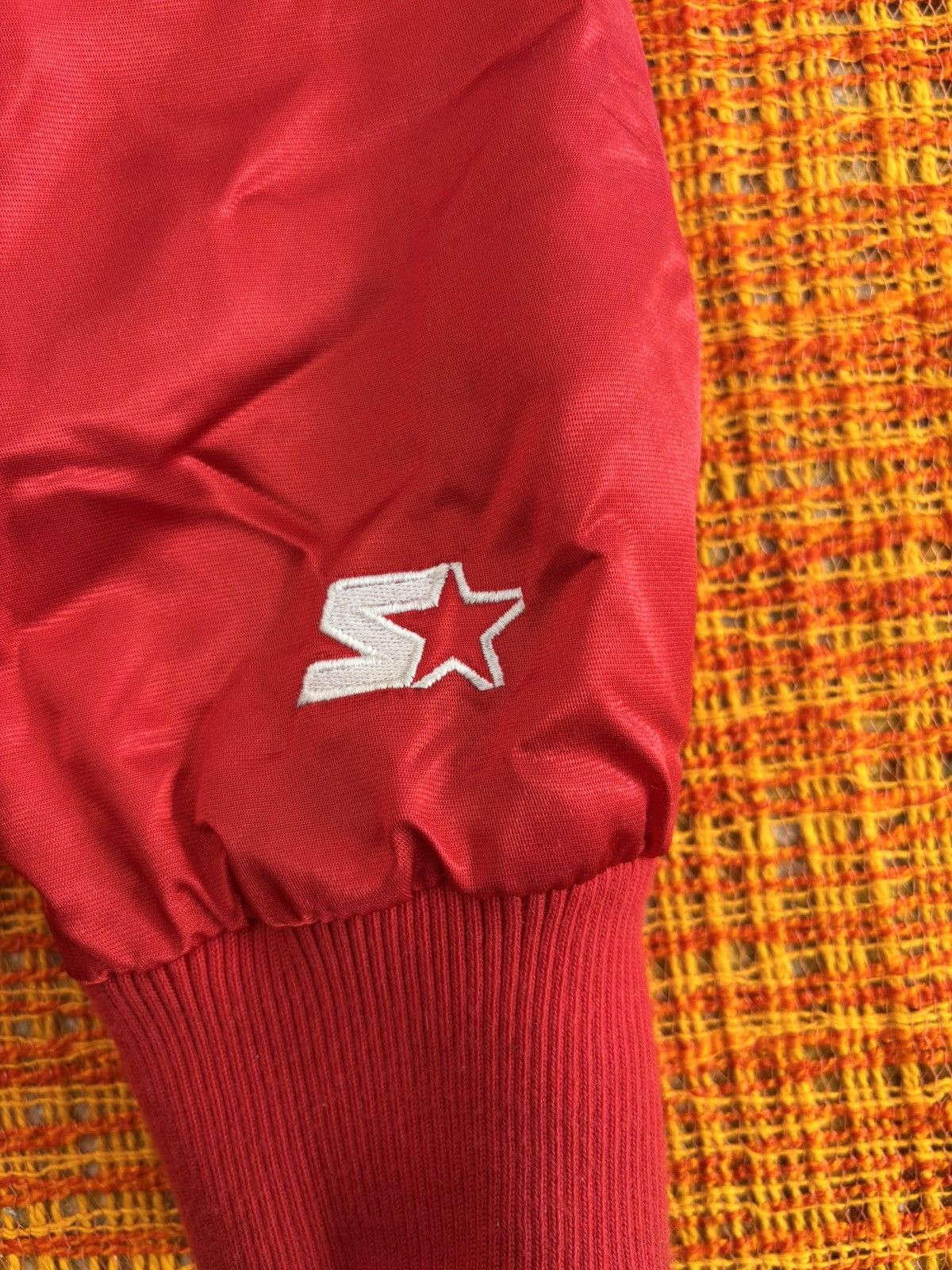 Starter Red Satin Starter Philadelphia 76ers NBA jacket Size US M / EU 48-50 / 2 - 4 Thumbnail