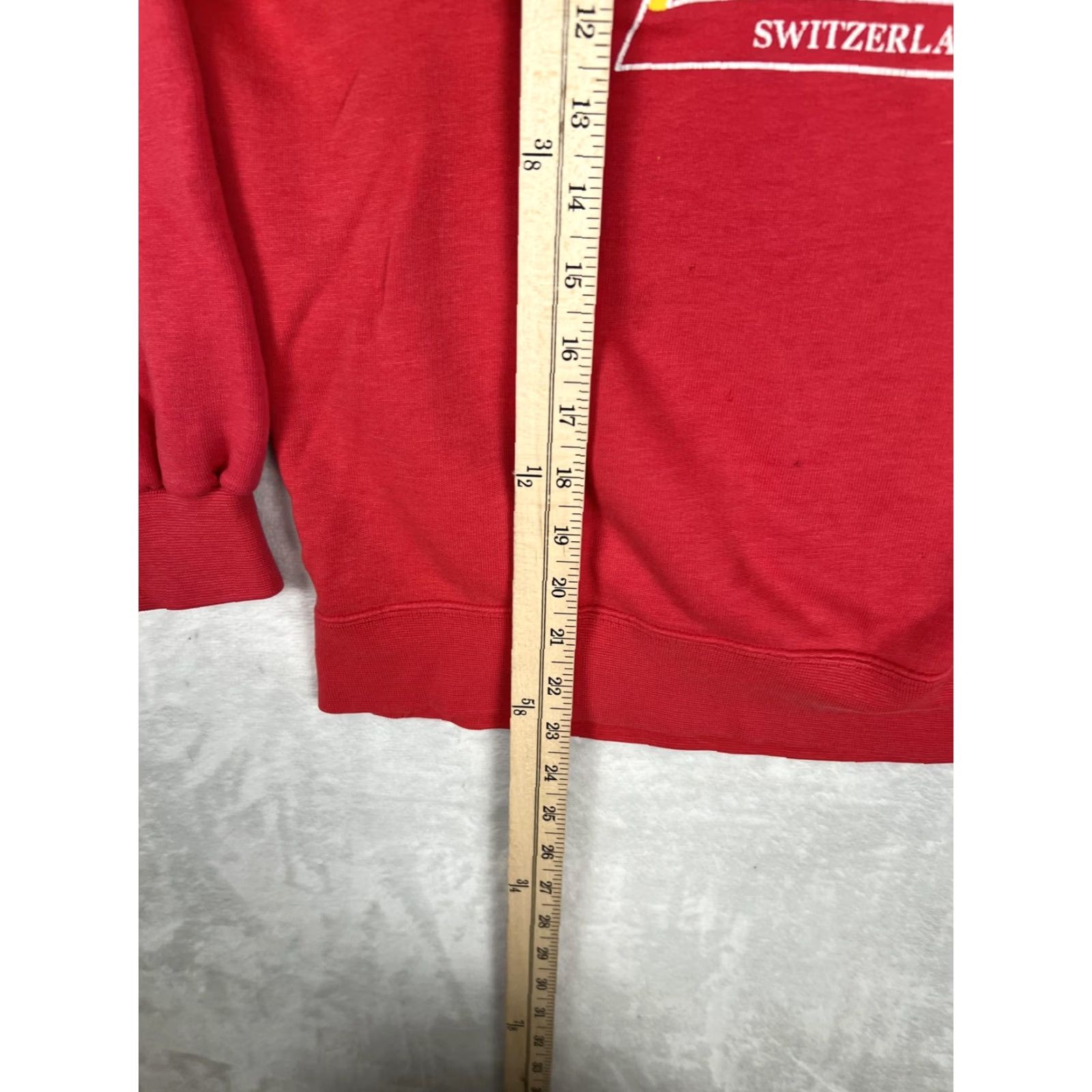 Vintage VINTAGE Interlaken Switzerland Ski Sweatshirt Mens M Red Fleece Crewneck Size US M / EU 48-50 / 2 - 6 Thumbnail