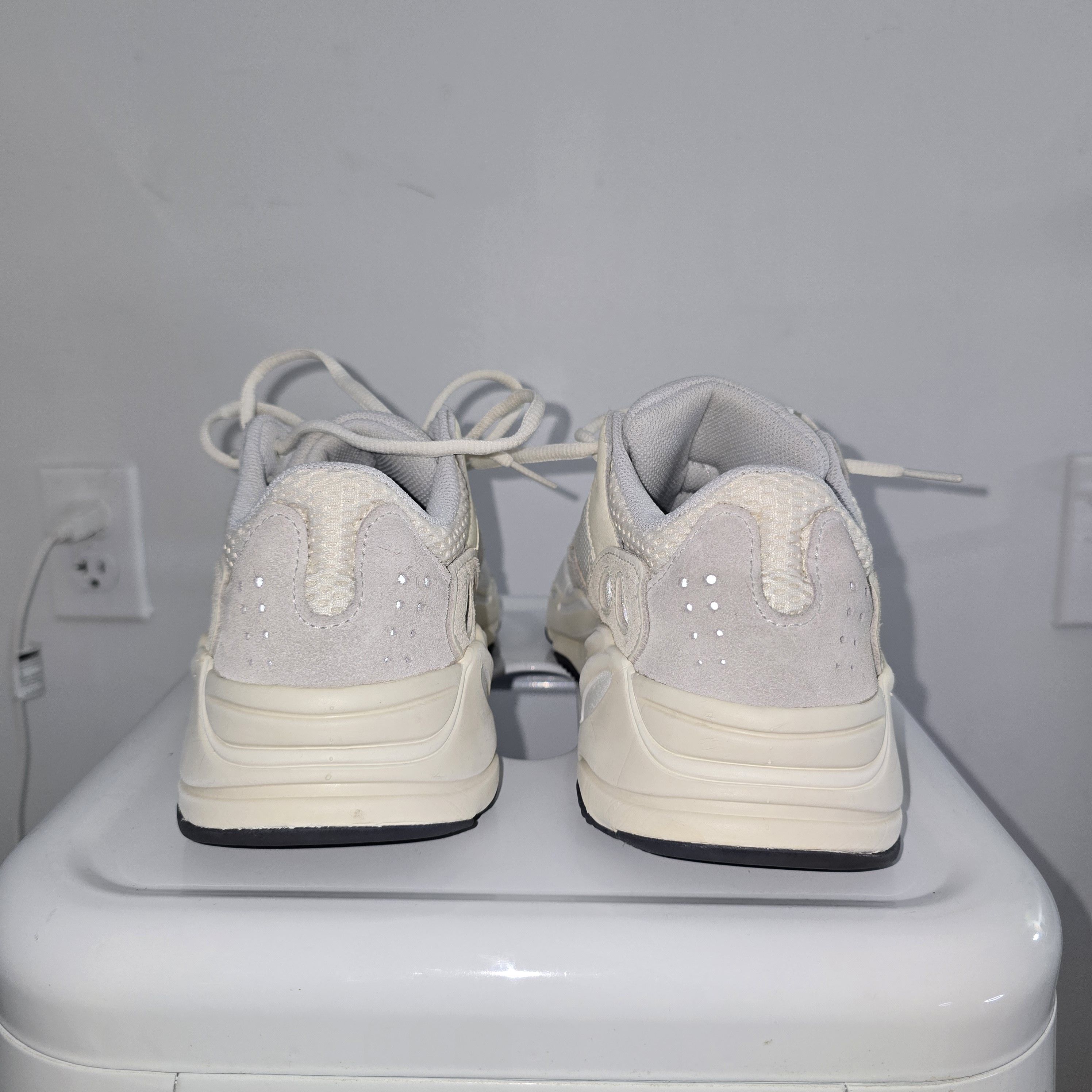 Adidas × Kanye West Yeezy 700 Analog Size 6 Size US 6 / EU 39 - 2 Thumbnail