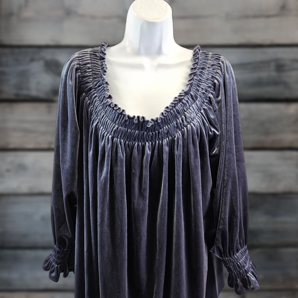 Norma Kamali Norma Kamali Womens Off the Shoulder Top Sz M Velvet Blue Solid Blouse Shirt Womens Size M / US 6-8 / IT 42-44 - 1 Thumbnail