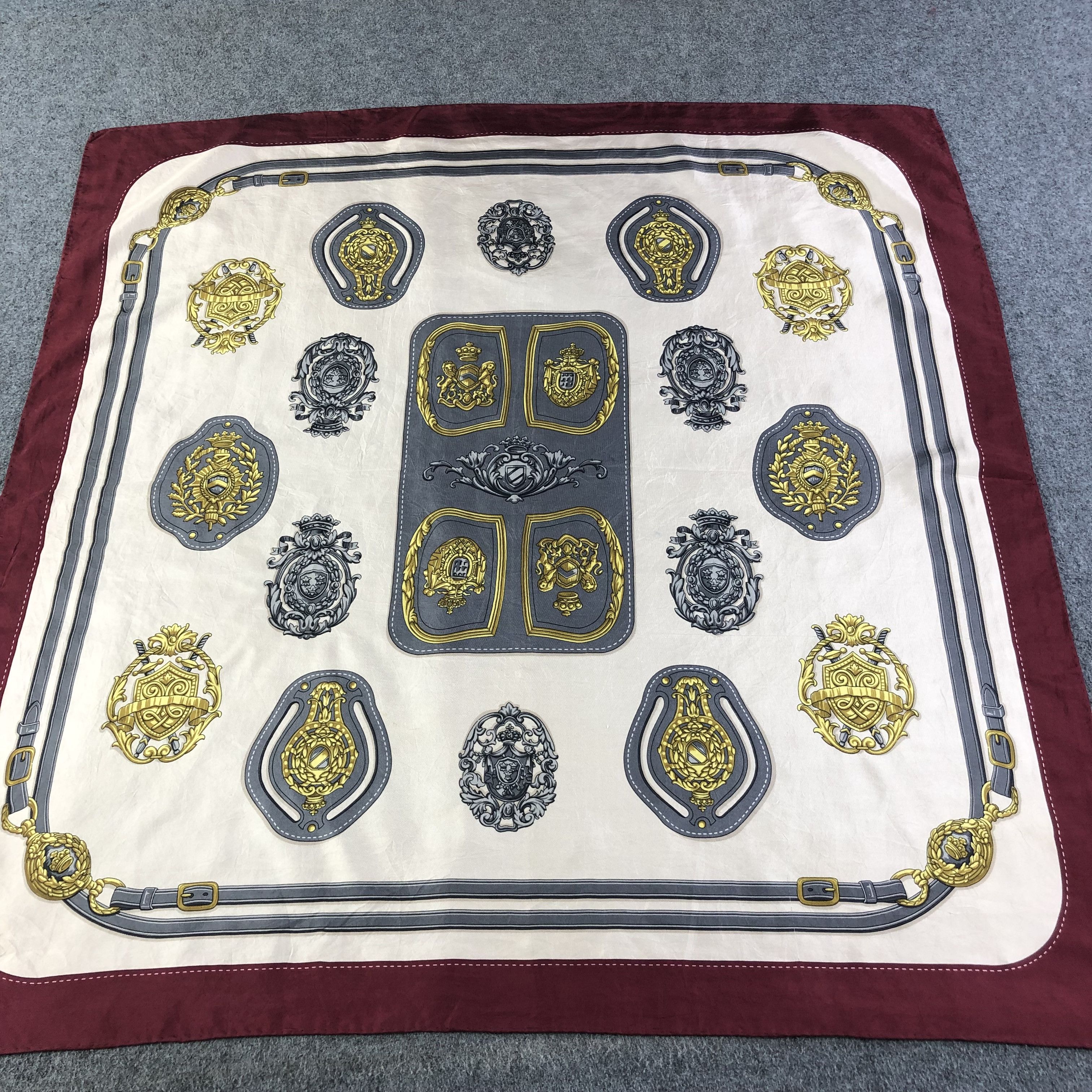 Vintage Luxury Design Hand Rolled Silk Scarf M588