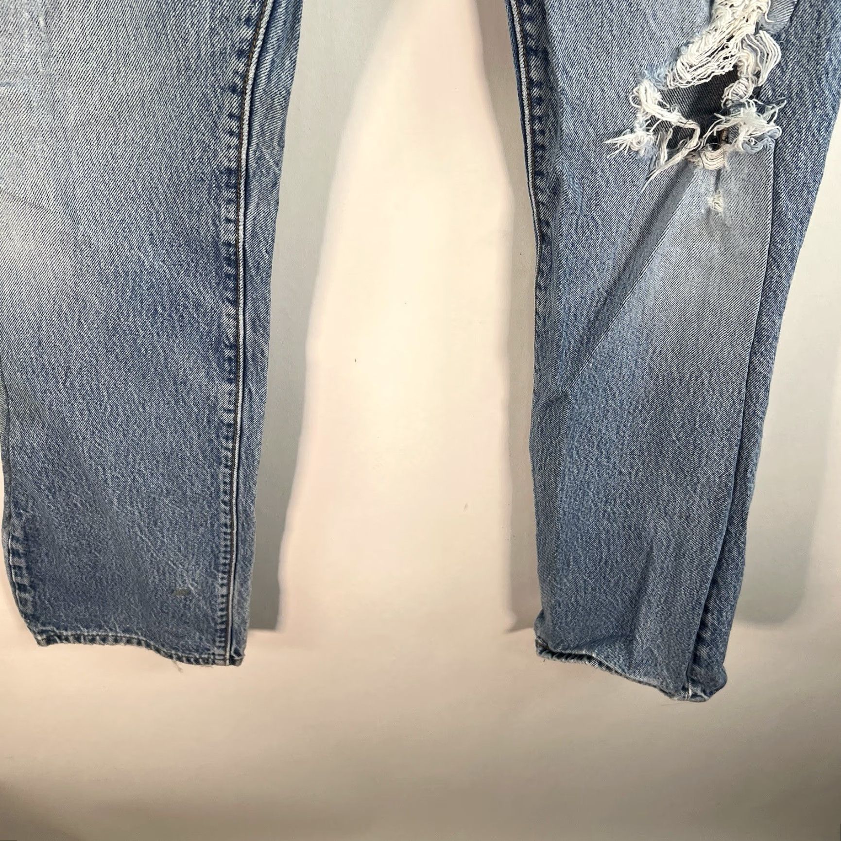Levi's VTG Levi's 501 Jeans Denim Distressed Straight Size 34 X 35 Blue Men Regular 90s Theme Size US 34 / EU 50 - 4 Thumbnail