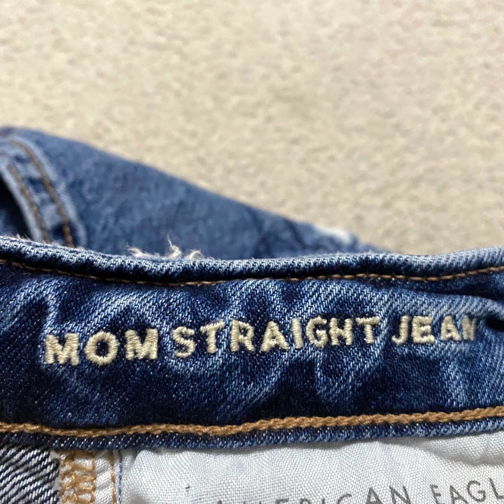 American Eagle Outfitters American Eagle Jeans Womens 0P Blue Denim Mom Straight Distressed High Rise Size 25" / US 0 / IT 36 - 4 Thumbnail