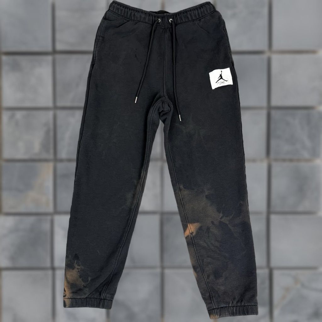 Jordan Brand VINTAGE Nike Jordan Flight Pants Men M Black Jogger Distressed Sun Faded Jumpman Pockets Elastic Waist 26-28 Inseam Size US 28 / EU 44 - 1 Thumbnail