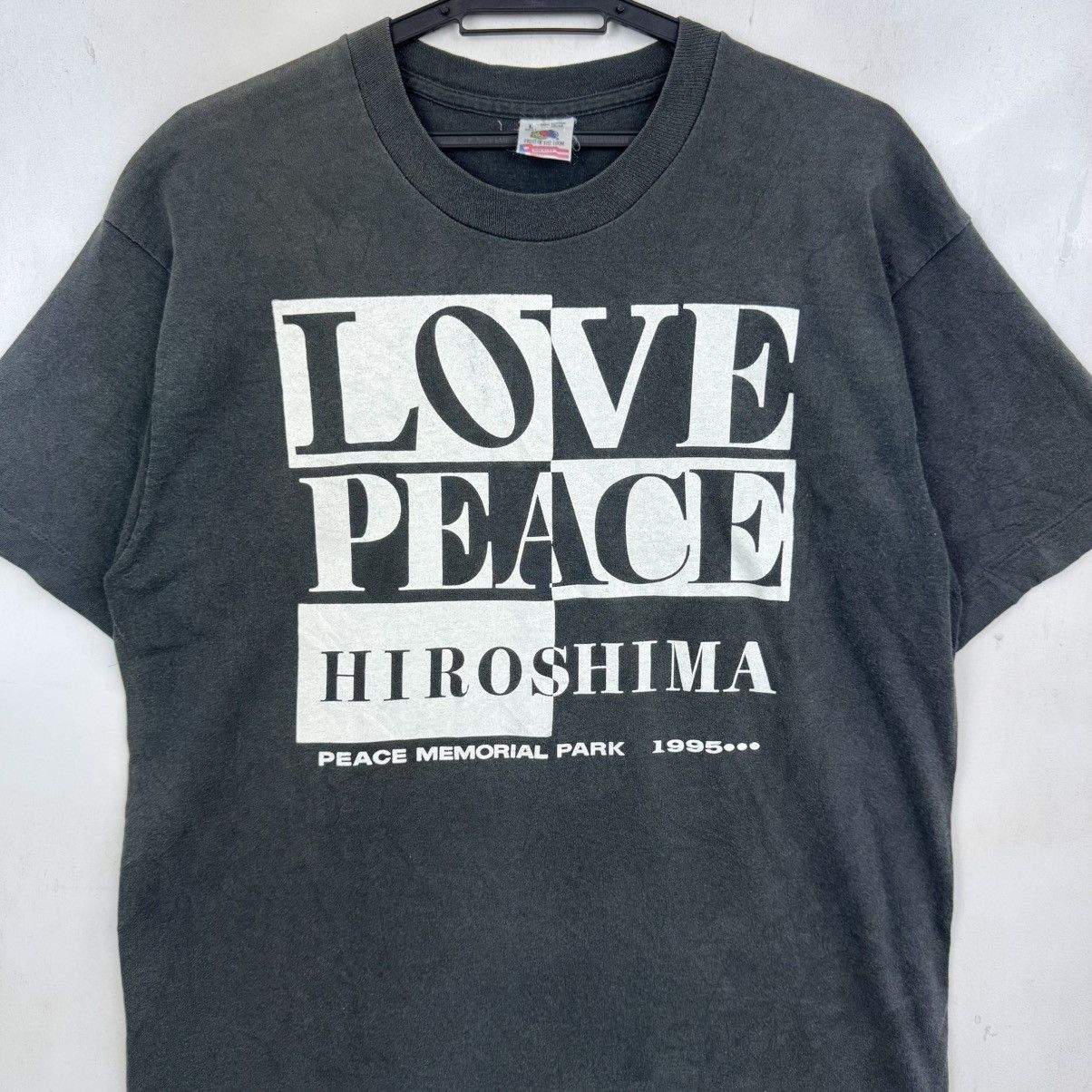 Band Tees × Fruit Of The Loom × Vintage Vintage 90s Love Peace Hiroshima Yoko Ono Tshirt Size US L / EU 52-54 / 3 - 2 Thumbnail