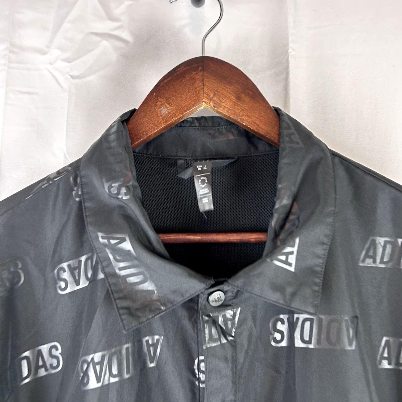Adidas Adidas Jacket Mens Large Black Woven Coaches Jacket All Over Print IJ6434 Size US L / EU 52-54 / 3 - 3 Thumbnail