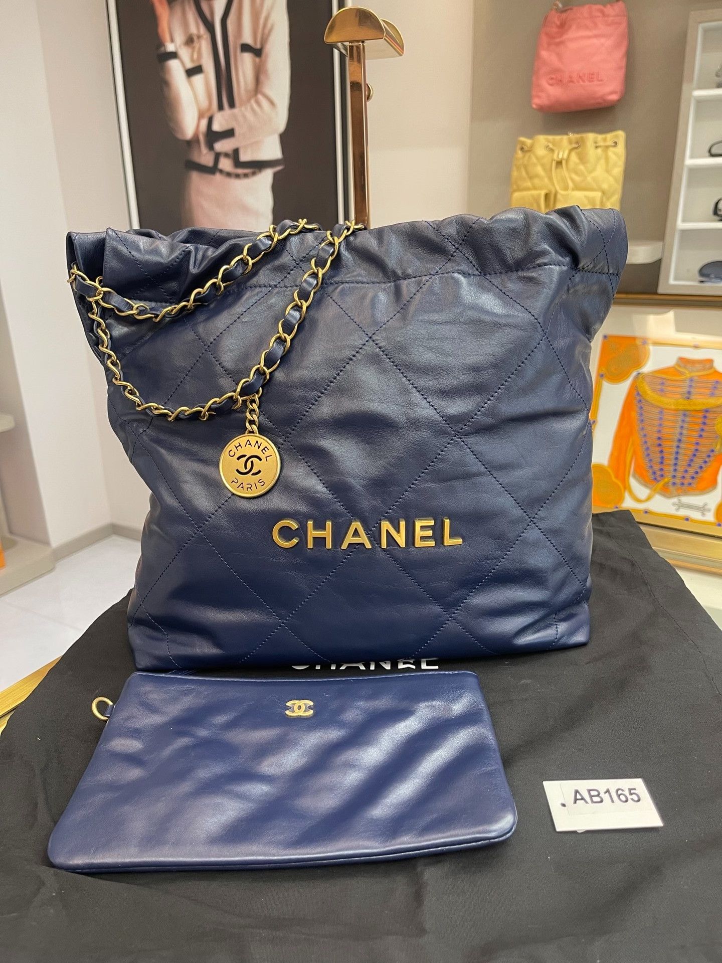 Chanel Pre-loved Bag Very good condition Size ONE SIZE - 1 Thumbnail