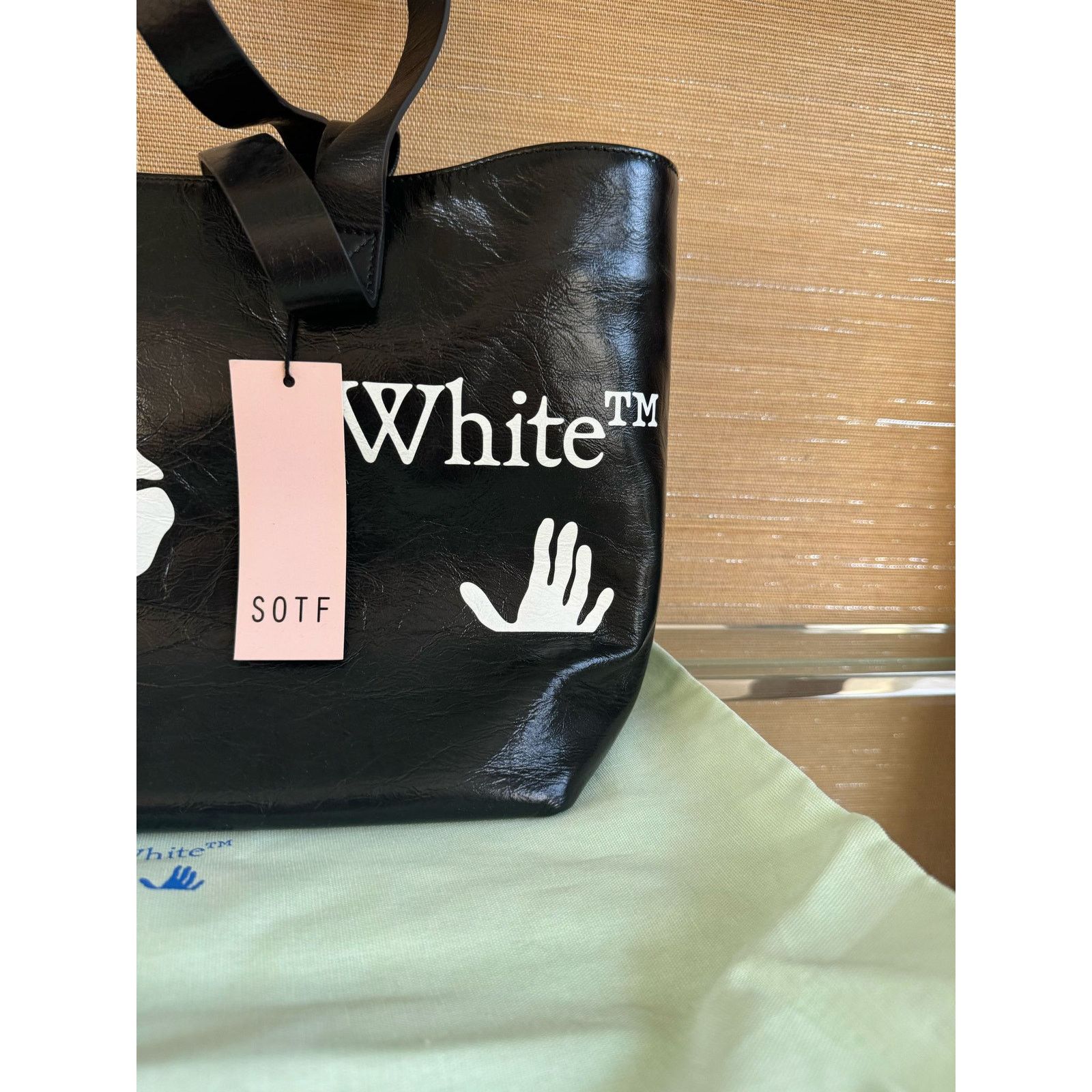o1rshd1 Size: OS / Commercial Tote Bag in Black/White