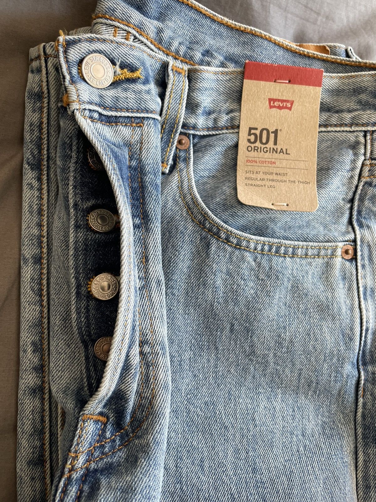 Levi's Levi’s 501 - light wash (never worn) Size US 32 / EU 48 - 3 Thumbnail
