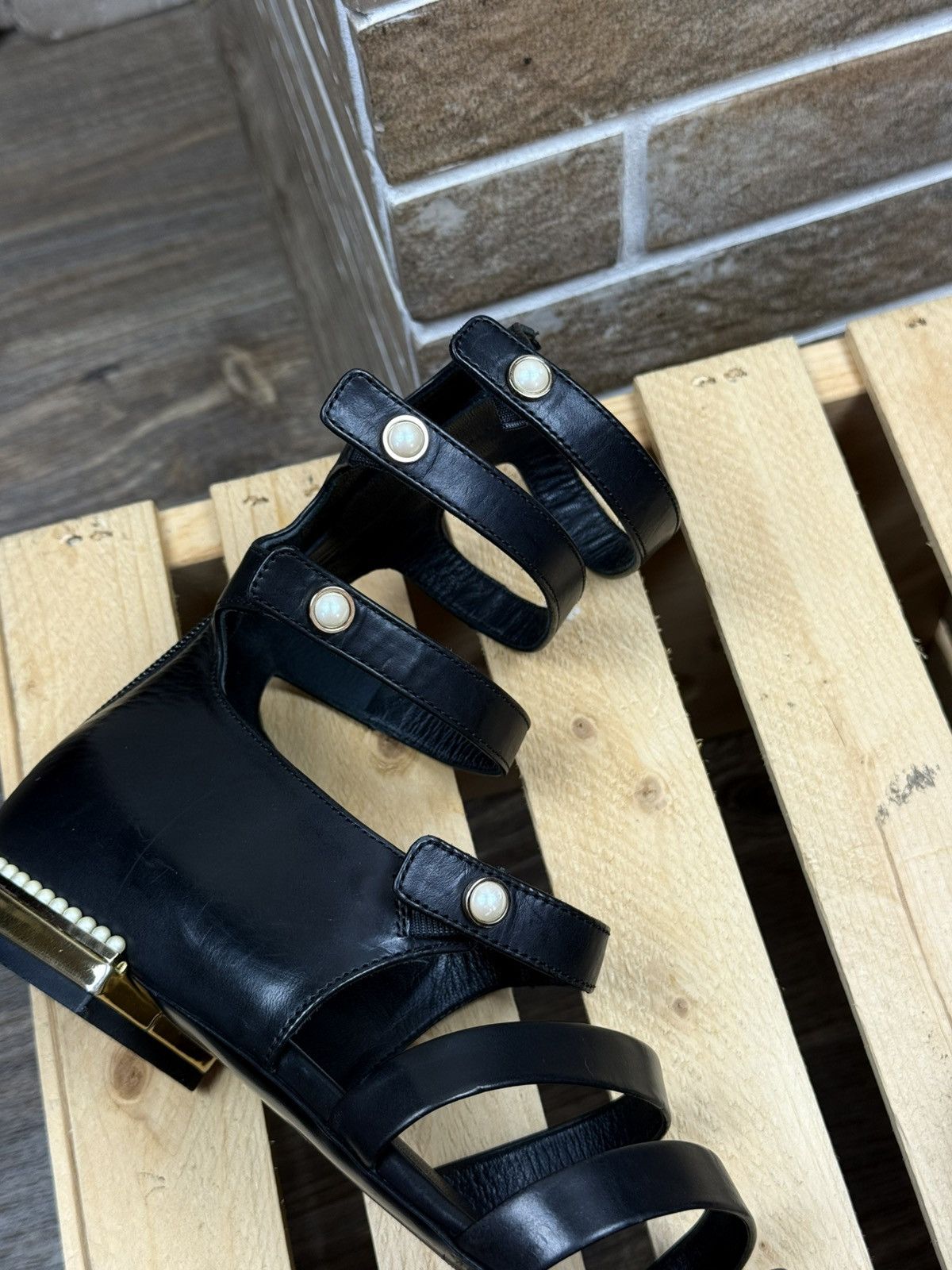 Chanel Womans Chanel Strappy Pearl Gladiator Sandals Size EU:39 Size US 9 / IT 39 - 4 Thumbnail