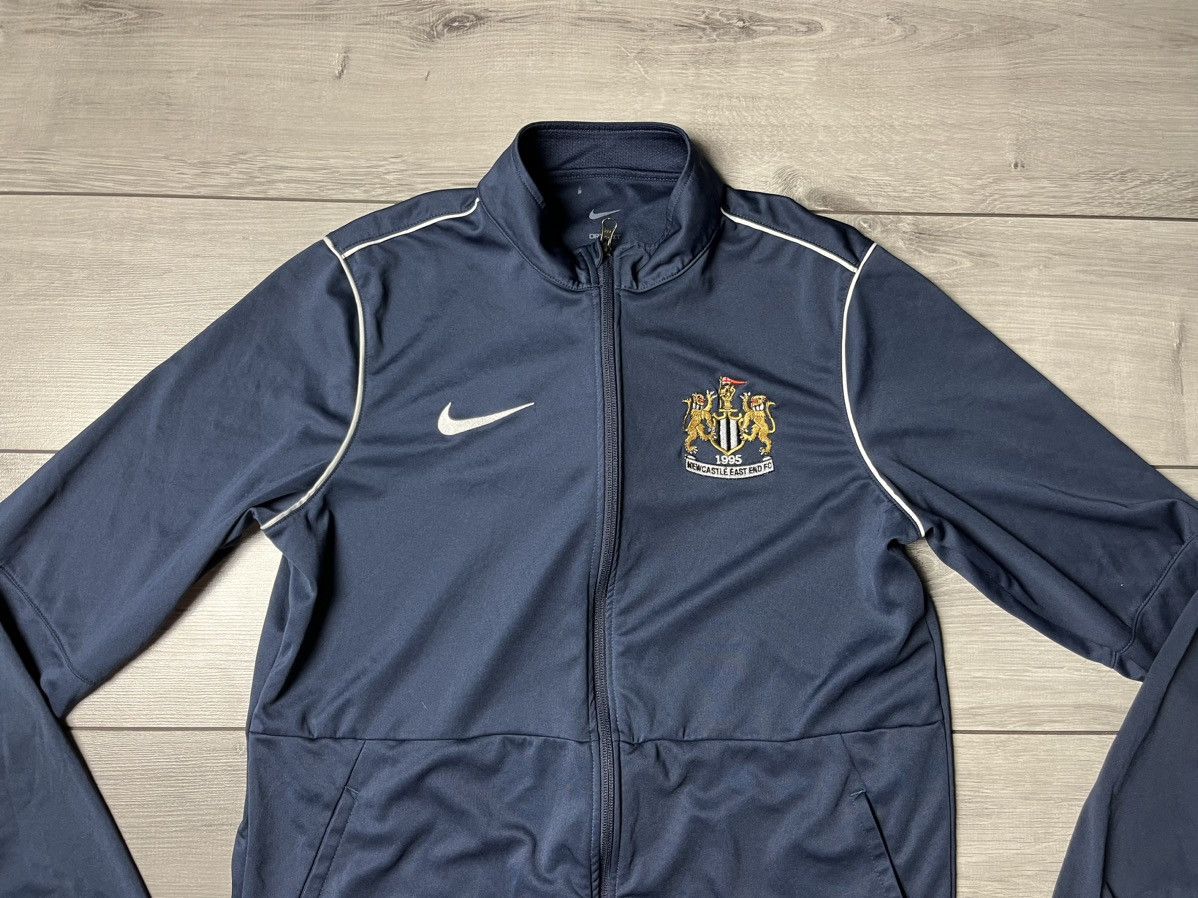 Nike Nike Newcastle united soccer track jacket windbreaker Large Size US L / EU 52-54 / 3 - 3 Thumbnail