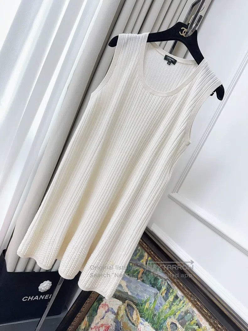 beige faux leather dress NEW Chanel 24K Jumpsuit Dress Printed Crepe de Chine in Beige, Yellow &  Black Size 36 main image 0