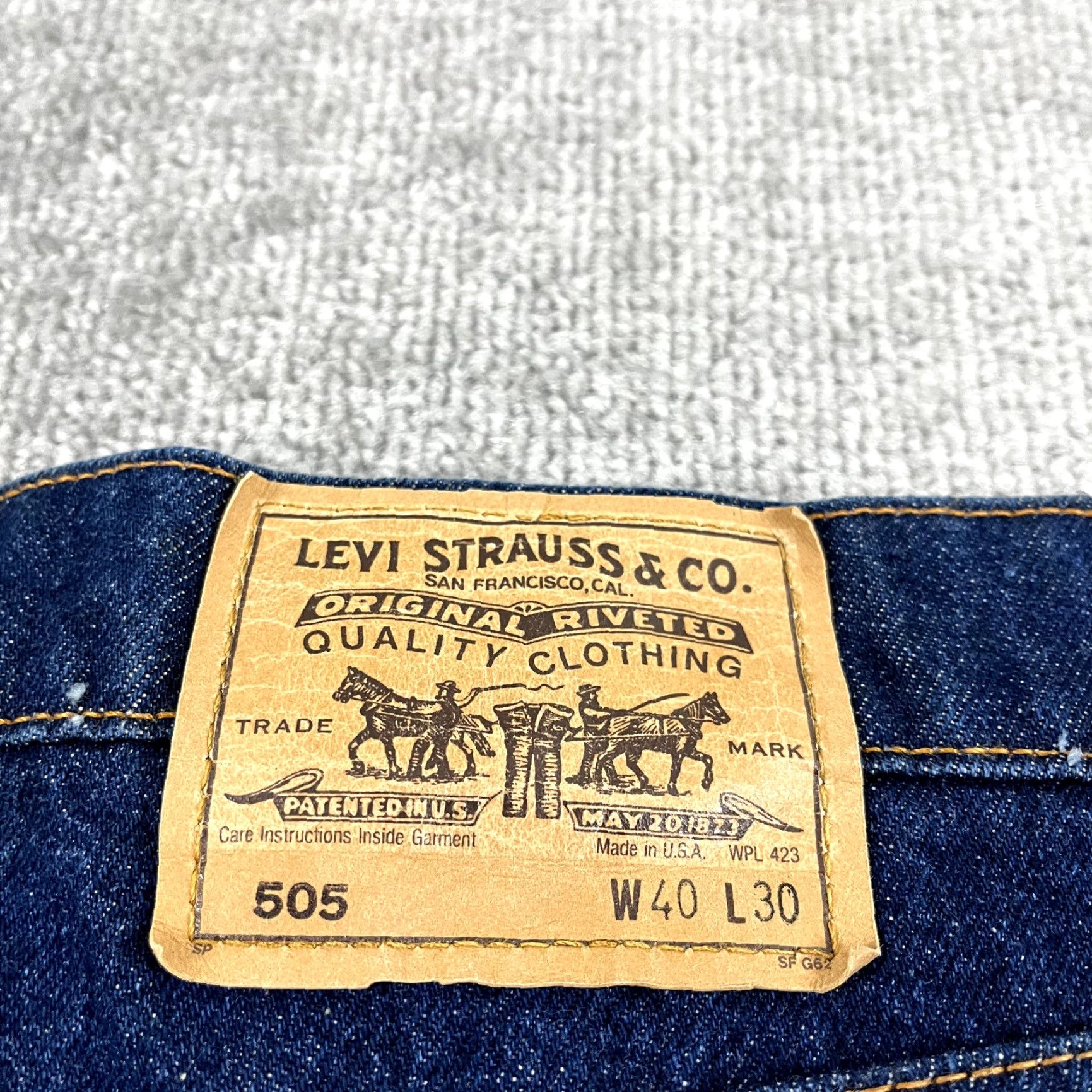 Levi's VINTAGE LEVI 505 Jeans Mens 40 x 30 Straight Blue Denim Orange Tab USA Made 80s Size US 40 / EU 56 - 3 Thumbnail