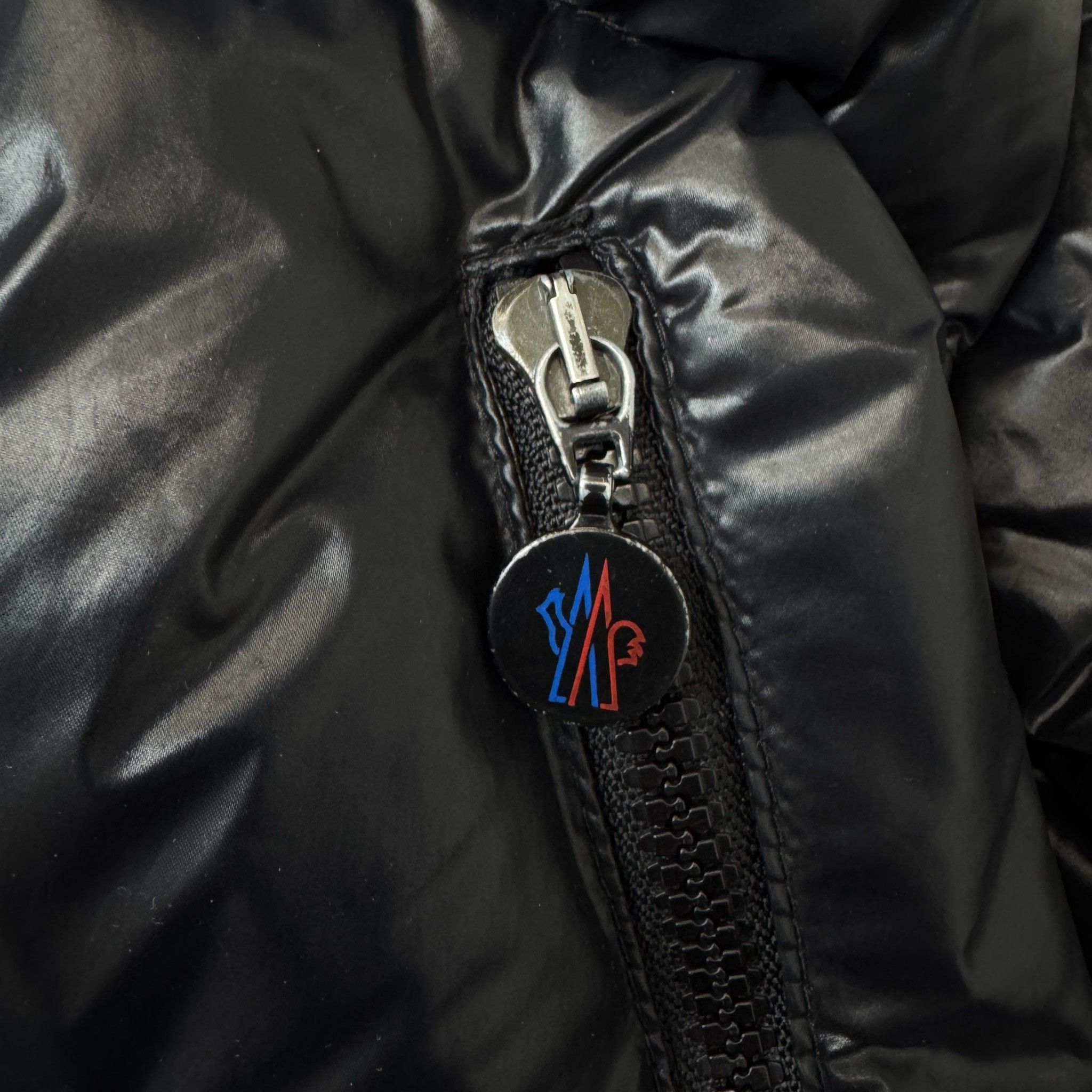 Moncler Badia Down Jacket Luxury & Warm Size S / US 4 / IT 40 - 7 Thumbnail