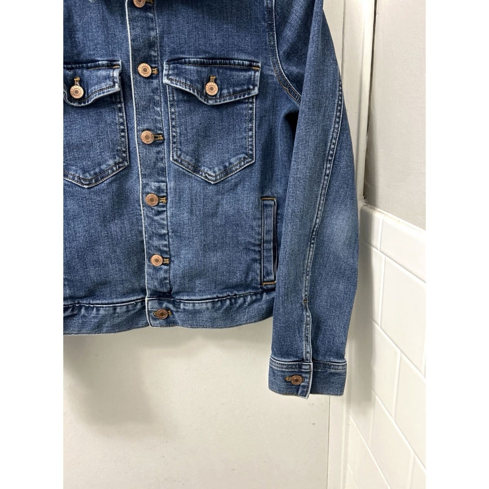 Denime J.Crew Mercantile Denim Trucker Jacket Womens S Small Wash Blue L/S Pockets Button Front Classic Fit Vintage No Size S / US 4 / IT 40 - 4 Thumbnail
