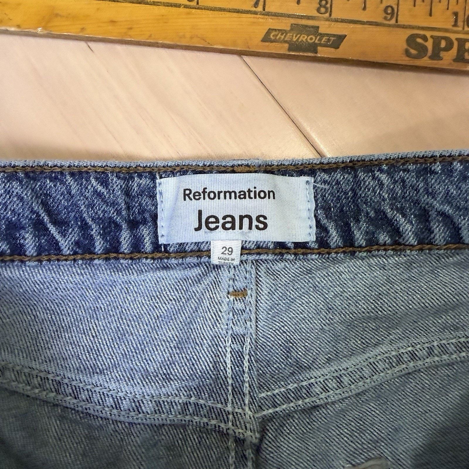Reformation Reformation Wilder High Rise Wide Leg Jeans 28 Medium Wash Size 28" / US 6 / IT 42 - 5 Thumbnail