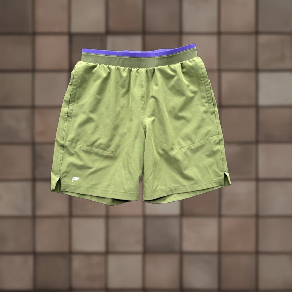 Fabletics Fabletics Men Short Athletic Green Small S Drawstring Pockets Gym Running 7 Inseam Size US 29 - 1 Thumbnail