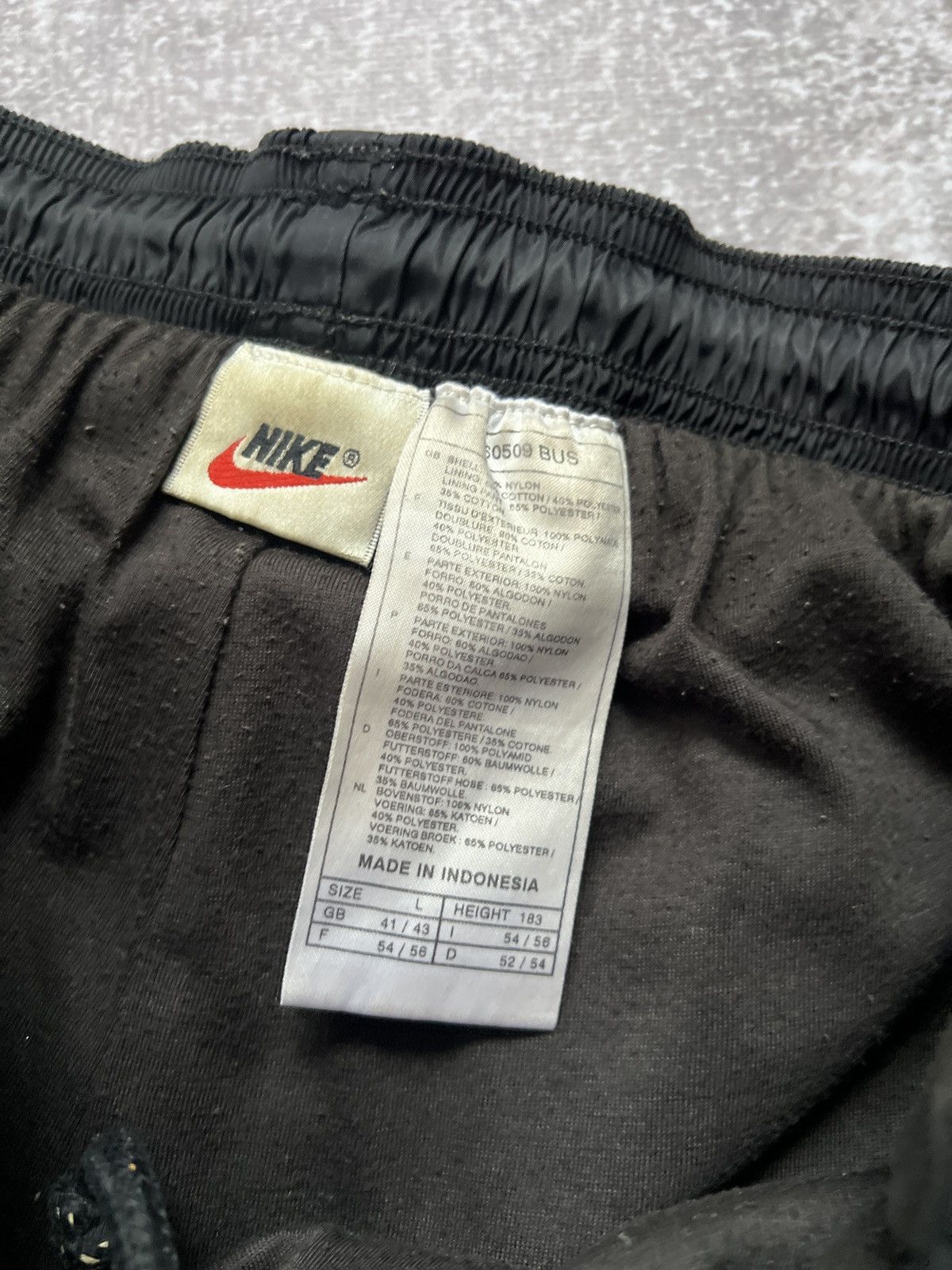 Nike Nike Vintage Nylon Track Pants Black Size L Size US 34 / EU 50 - 7 Thumbnail