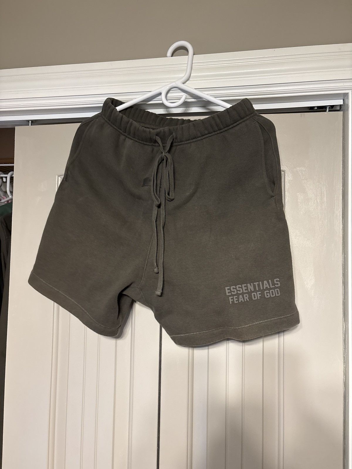 Essentials Essentials Off-White Shorts Size US 29 - 1 Thumbnail