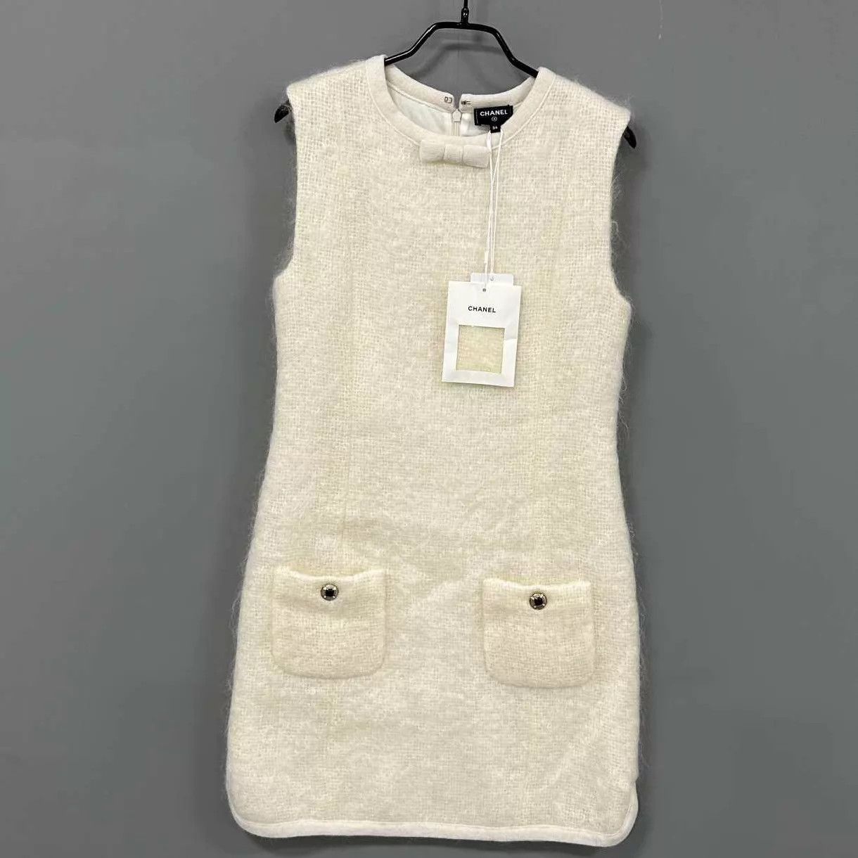 Chanel Chanel 25 Mohair Cream Sleeveless Dress 34 (New, Tags) Size XS / US 0-2 / IT 36-38 - 1 Thumbnail