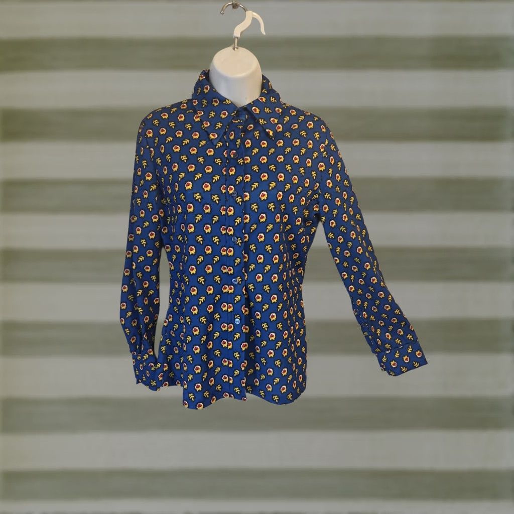 Vintage VINTAGE Jack Winter Shirt Womens S 70s Blue Strawberry Print Button Up Top (Polyester) Size S / US 4 / IT 40 - 1 Thumbnail