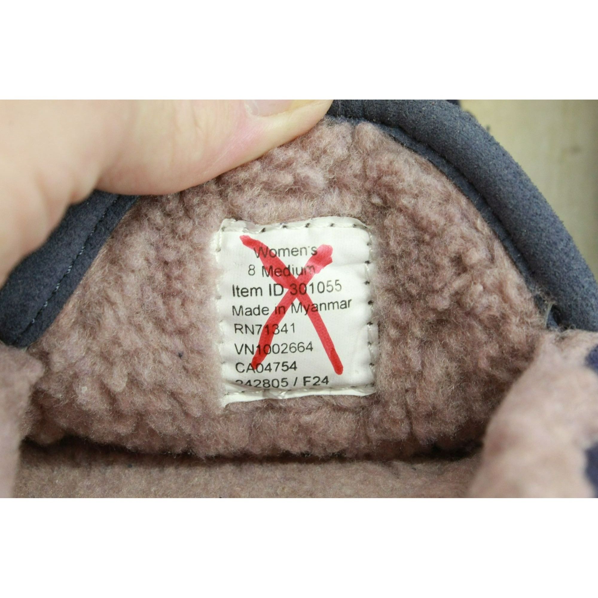 L.L. Bean LL Bean Women's Fleece Mountain Moccasin Slippers Size US 8 / IT 38 - 8 Thumbnail