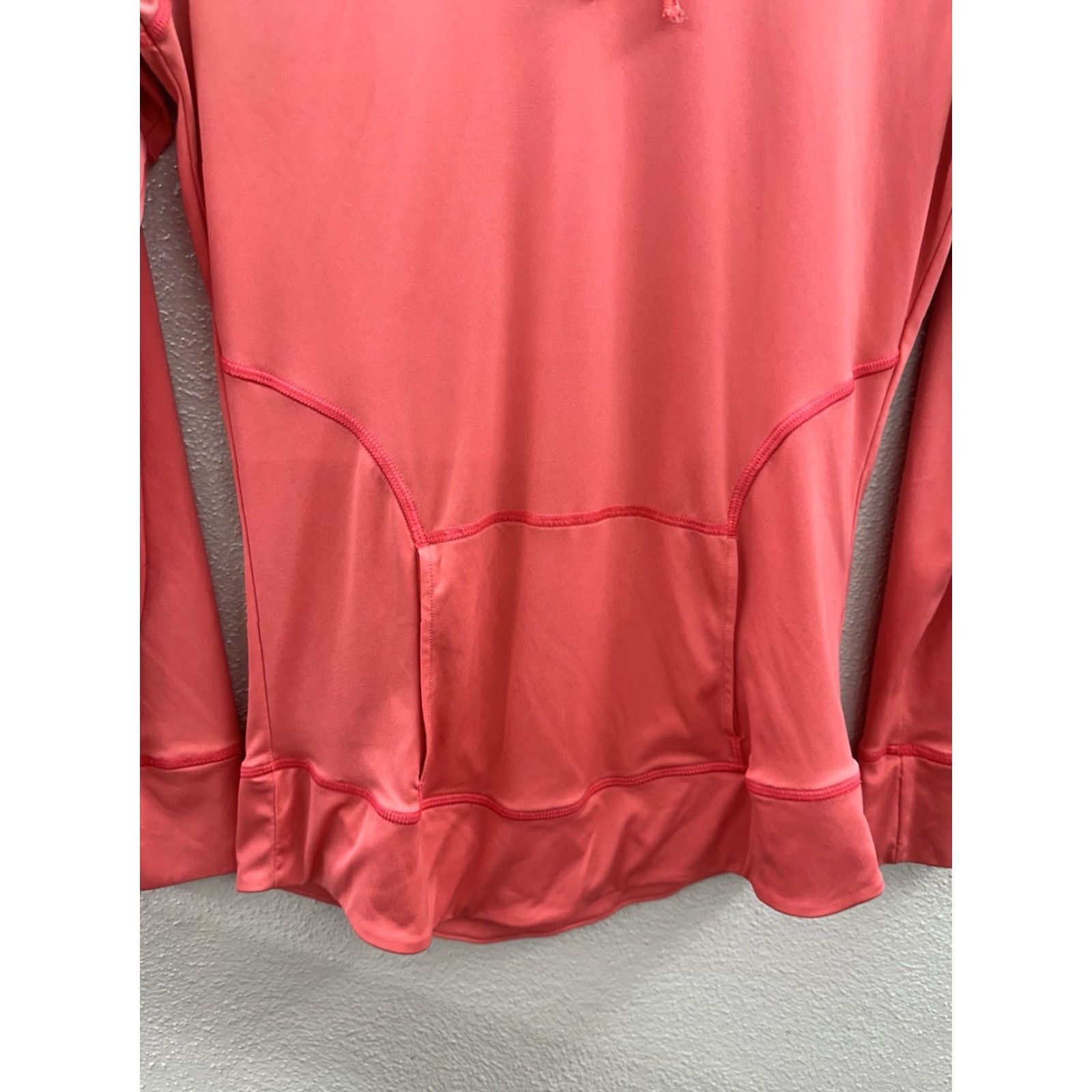 Under Armour Under Armour Womens Hoodie Pink Small Semi Fitted Long Sleeve Heatgear Athletic Shirt Mens? (Note: final answer should be the optimized title only) Size S / US 4 / IT 40 - 4 Thumbnail