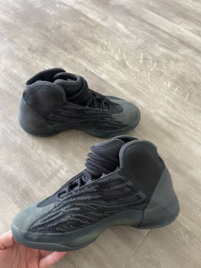 Yeezy Yeezy Qntm Onyx Size US 5.5 / EU 38 - 10 Thumbnail