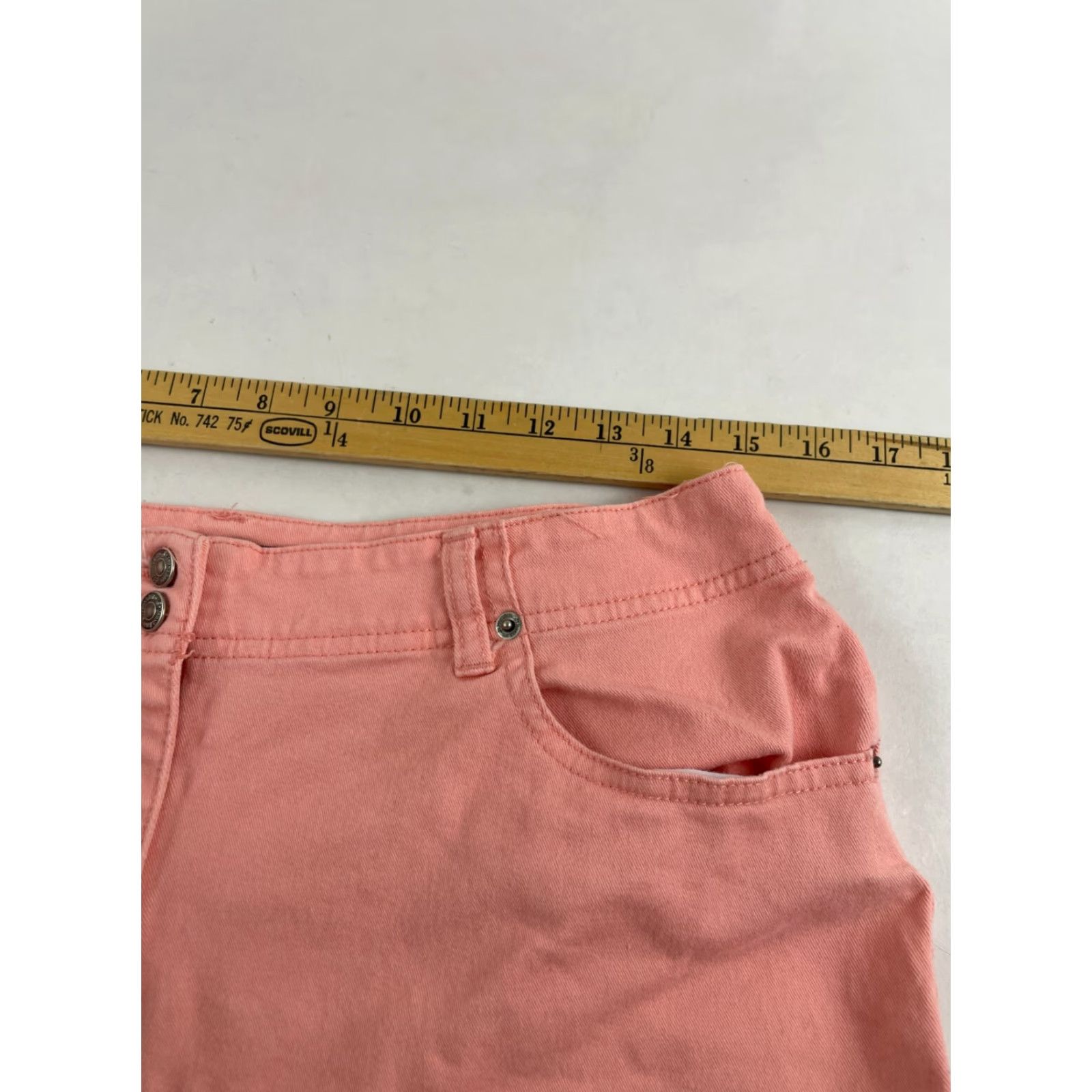 Vintage St. John's Bay Shorts Women's 10 Pink Denim Stretch Pockets Double Buttons Regular Fit Flat Front Casual Modern Women Size 32" / US 10 / IT 46 - 4 Thumbnail