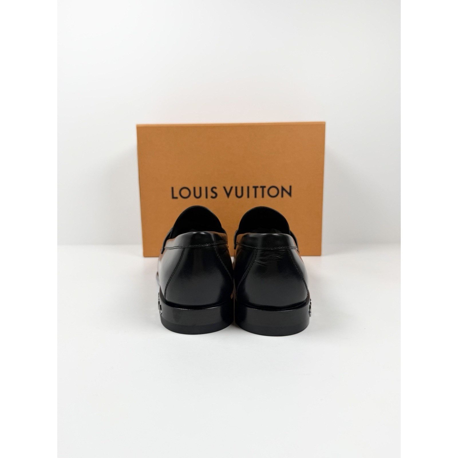 Louis Vuitton Size 7LV/8US - Louis Vuitton x NBA Major Loafers NEW Size US 8 / EU 41 - 6 Thumbnail