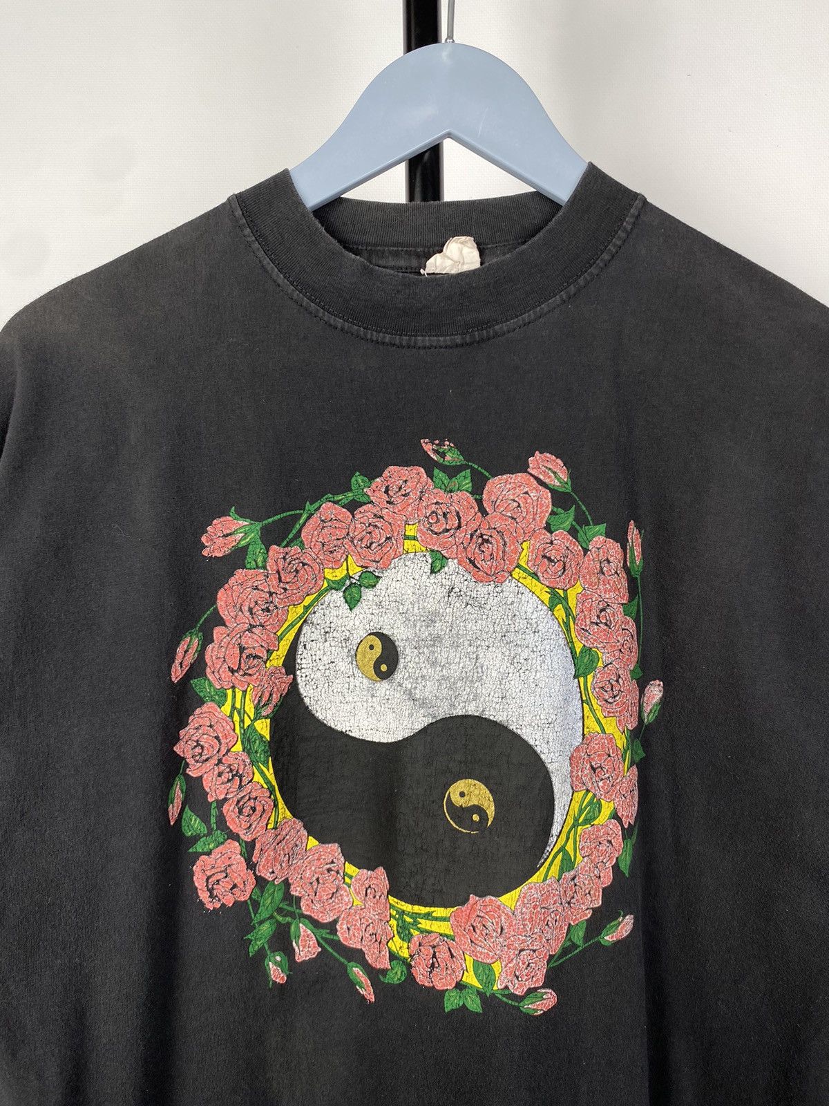 Vintage Vintage 90s Yin and Yang China Roses T-Shirt Size US L / EU 52-54 / 3 - 5 Thumbnail