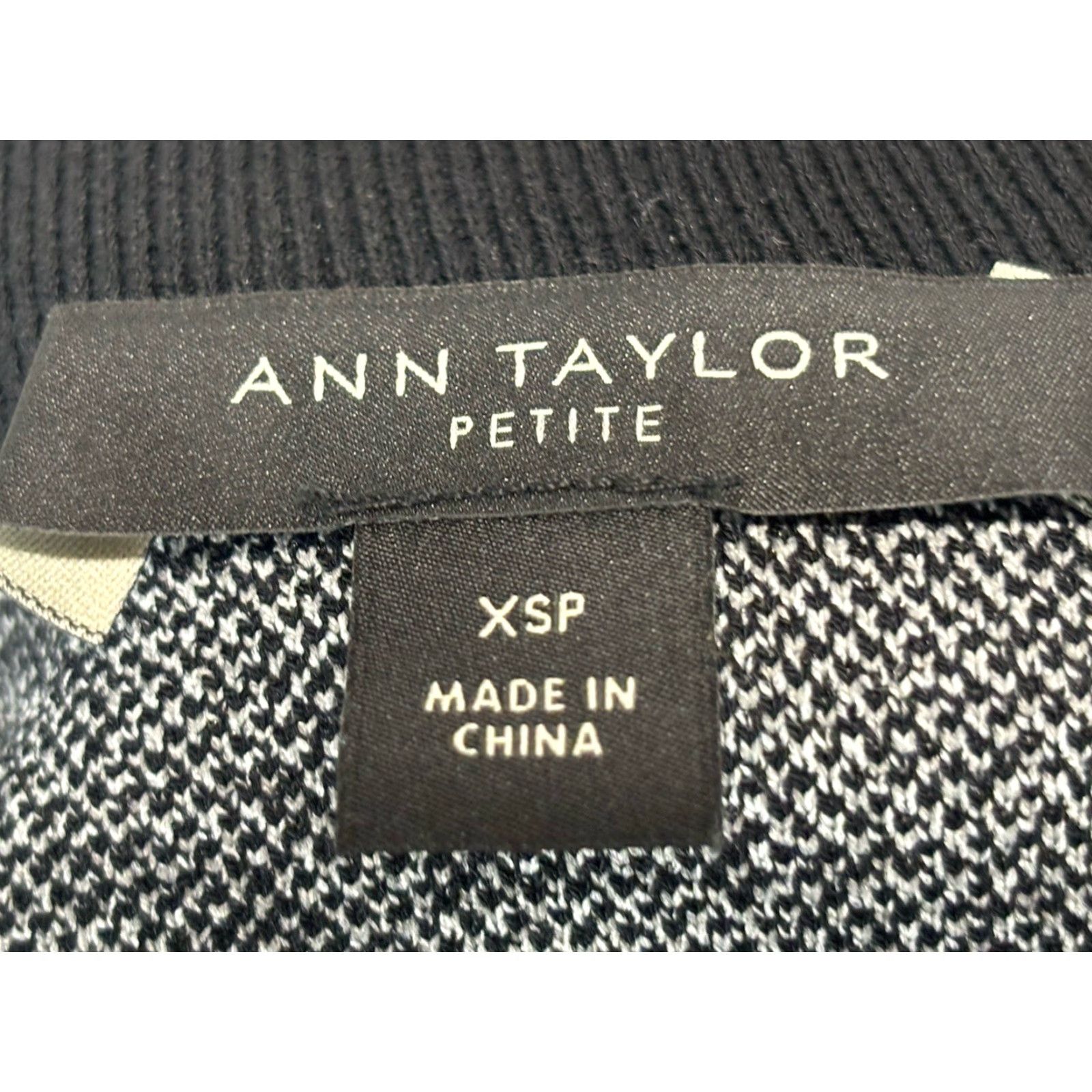 Ann Taylor Ann Taylor Colorblock Cardigan Sweater Women Petite PXS Black Grey Knit Midlength Size XS / US 0-2 / IT 36-38 - 6 Thumbnail