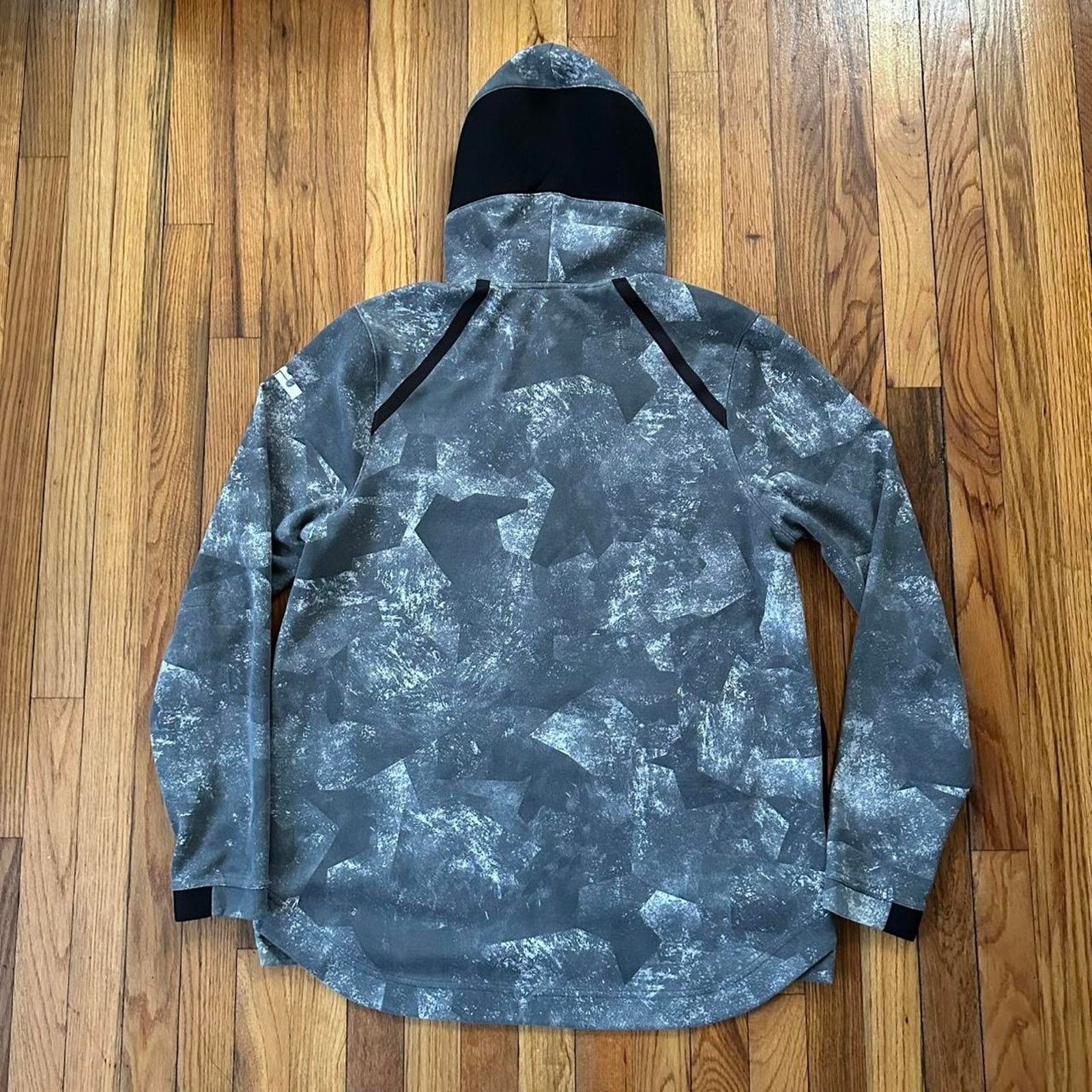 Nike Nike Lebron MVP Showtime Camo DriFit Basketball Jacket XL Size US XL / EU 56 / 4 - 8 Thumbnail