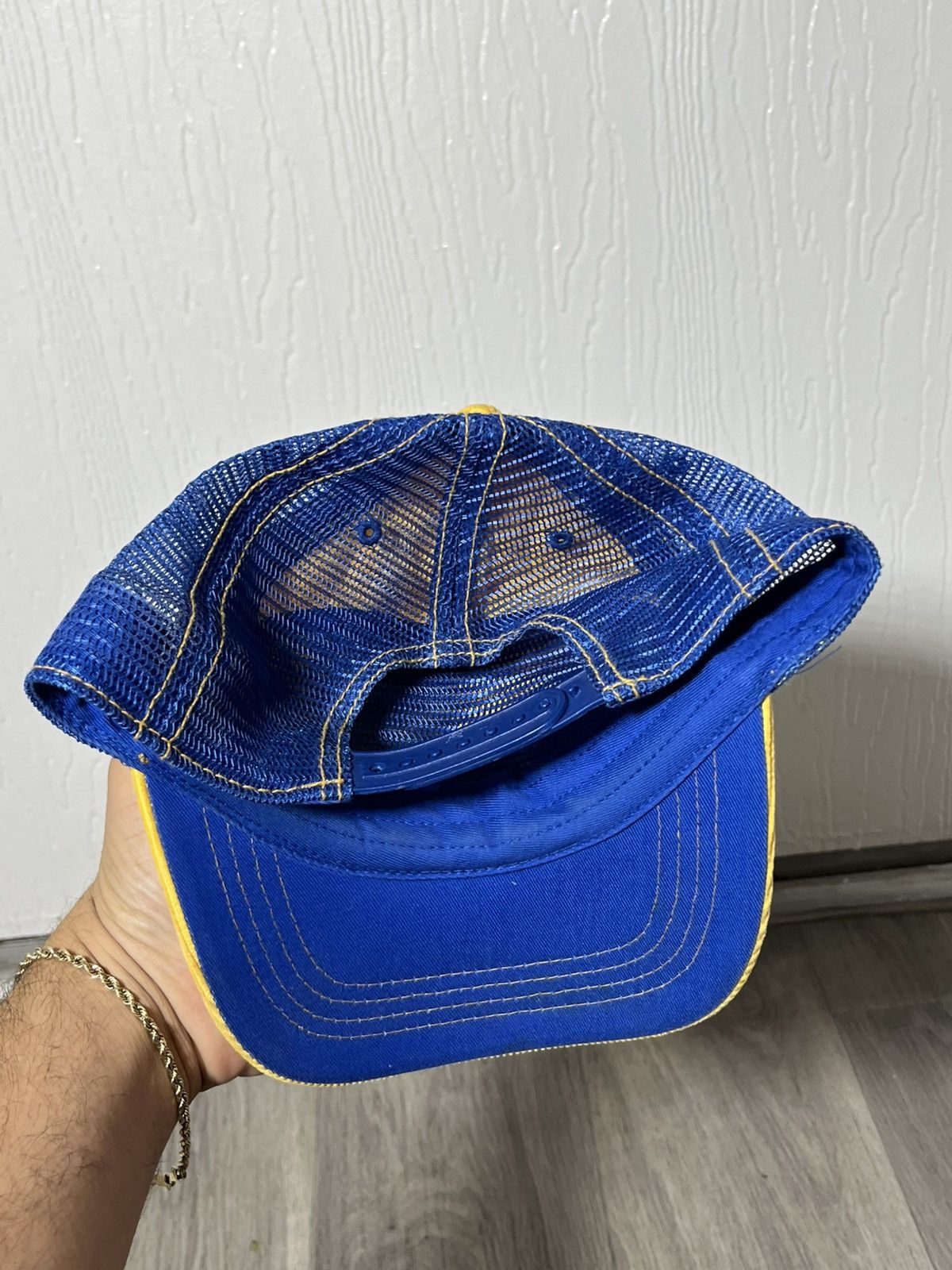 Von Dutch Vintage Y2K Von Dutch Logo Yellow Blue Trucker SnapBack Hat Size ONE SIZE - 4 Thumbnail